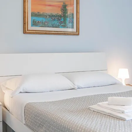 Apartment H11 Silver House *