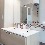 H11 Silver House شقة *