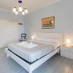 H11 Silver House