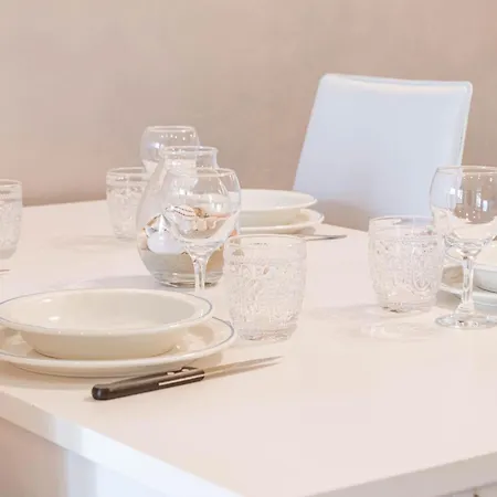 H11 Silver House Апартаменти